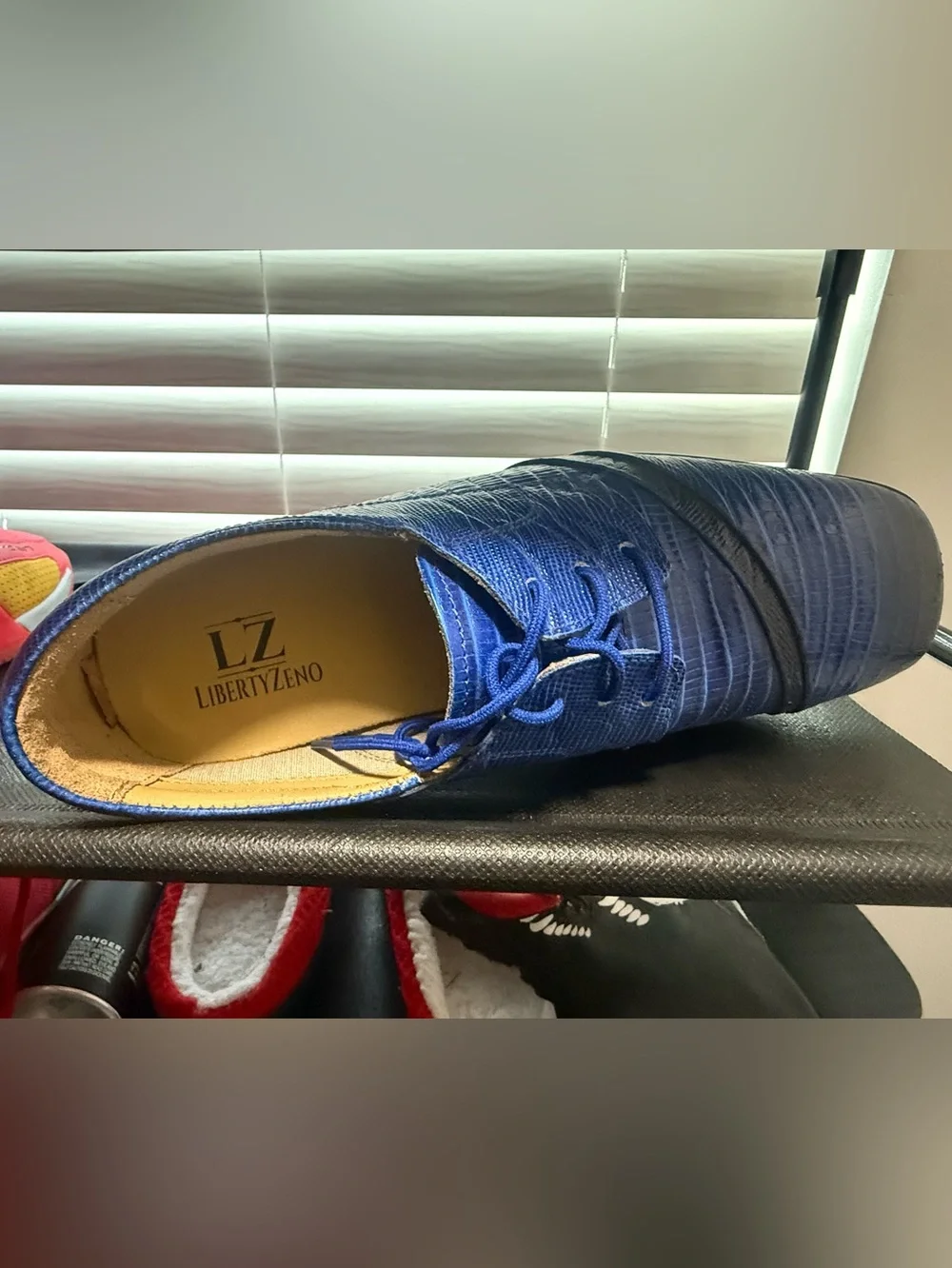 Men's Blue Textured Lace-Up Derby Shoe